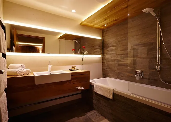 Alpengasthof Gruener, In & Out Зёльден