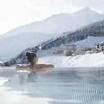 Alpengasthof Gruener, In & Out Зёльден