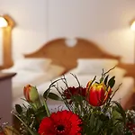 Hotel Alpengasthof Gruener, In & Out Solden