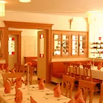 Alpengasthof Gruener, In & Out 4* Solden