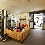 Hotel Alpengasthof Gruener, In & Out 4*