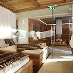 Alpengasthof Gruener, In & Out