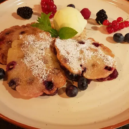 Hotel Alpengasthof Gruener, In & Out