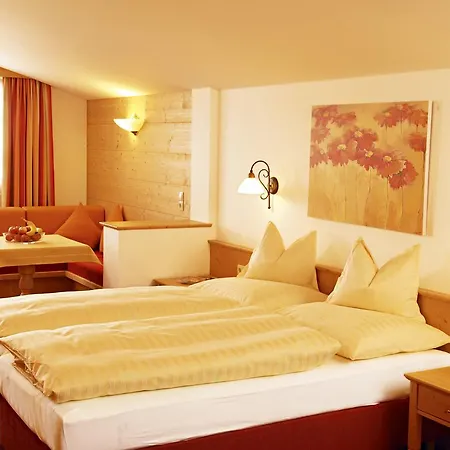 Alpengasthof Gruener, In & Out Готель 4*