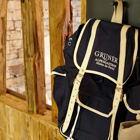 Alpengasthof Gruener, In & Out ホテル