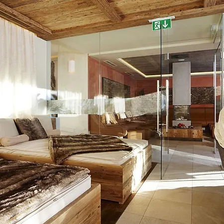 Alpengasthof Gruener, In & Out