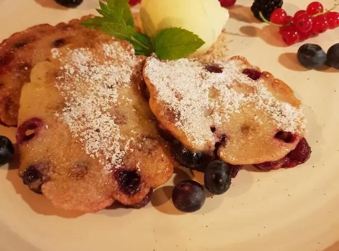 Отель Alpengasthof Gruener, In & Out