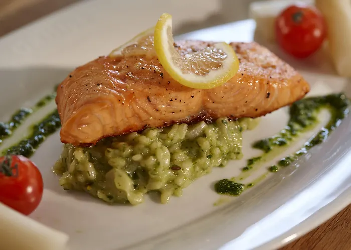 Otel Alpengasthof Gruener, In & Out