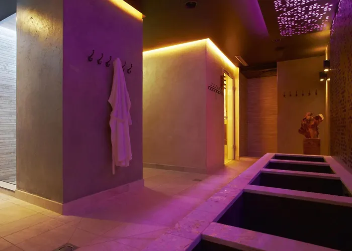 Hotel Alpengasthof Gruener, In & Out Solden