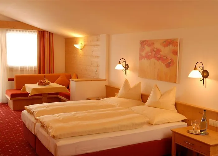 Отель Alpengasthof Gruener, In & Out