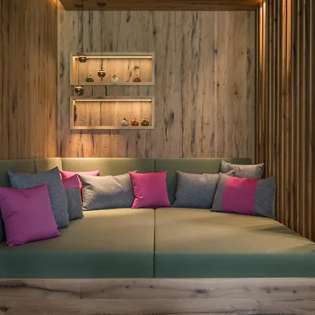 Alpengasthof Gruener, In & Out 솔덴