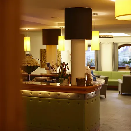 Alpengasthof Gruener, In & Out