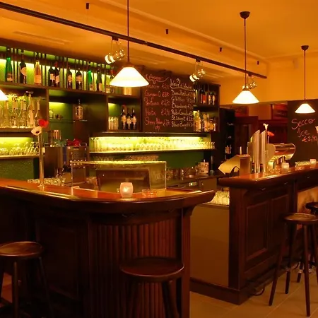 Hotel Alpengasthof Gruener, In & Out Sölden